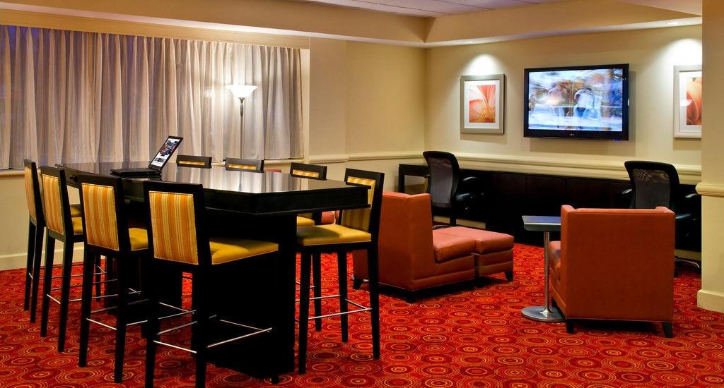 Laguardia Airport Marriott 4*