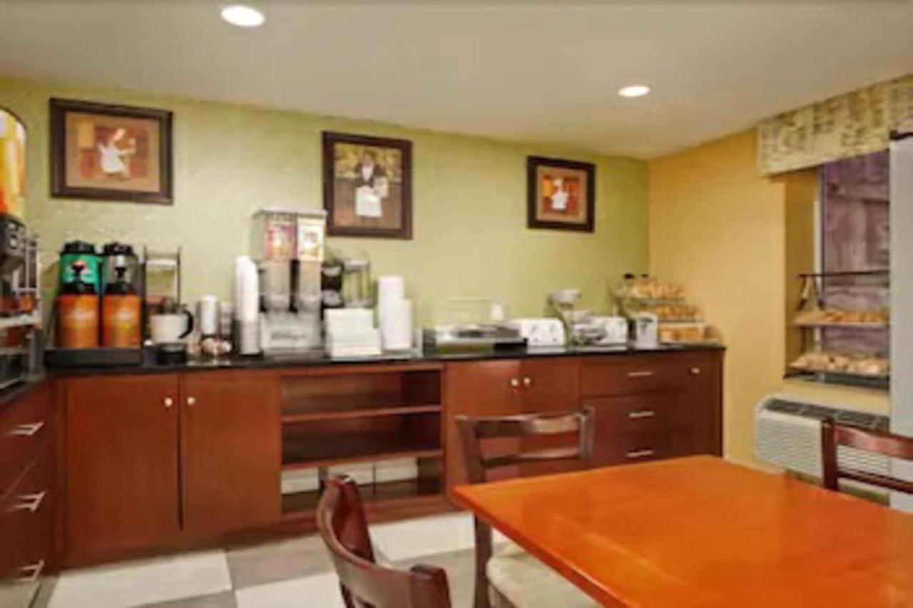 Days By Wyndham Long Island 3*