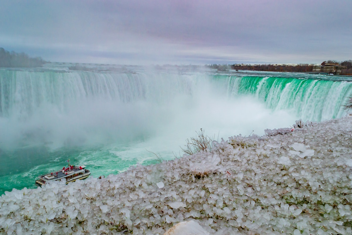 niagara falls tour bus from new york